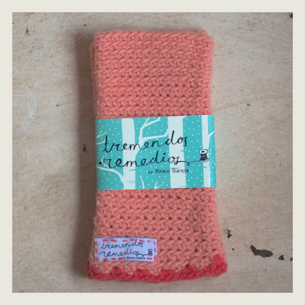 Image of Paris Tremendos Remedios Mittens - Pink and Coral