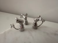 Image 3 of MARBLE CHOPPING BOARD MICE DETAIL