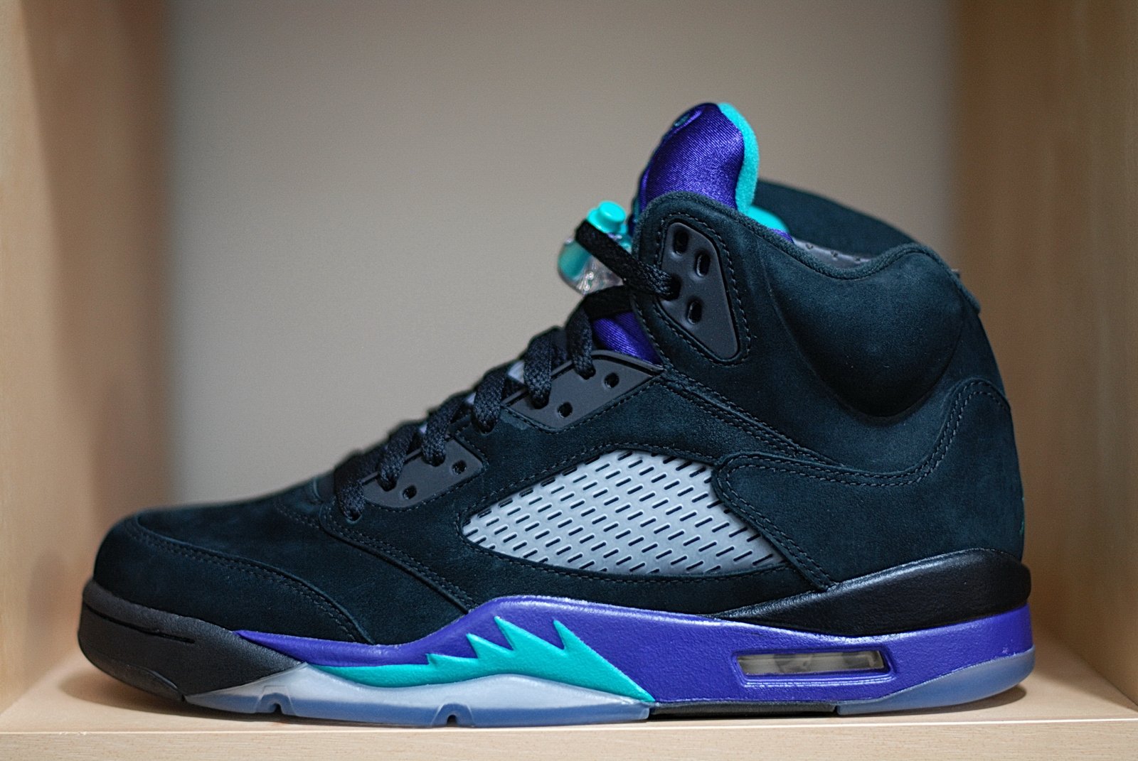 air jordan v grape