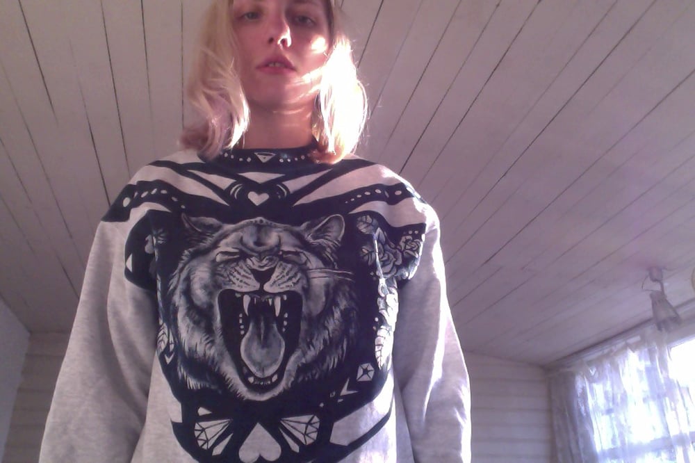 Image of roar