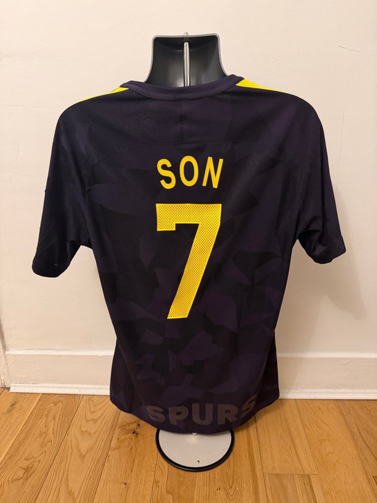 Image of PRE ORDER BUNDLE: 7x Tottenham Hotspur shirts + patches (XL)