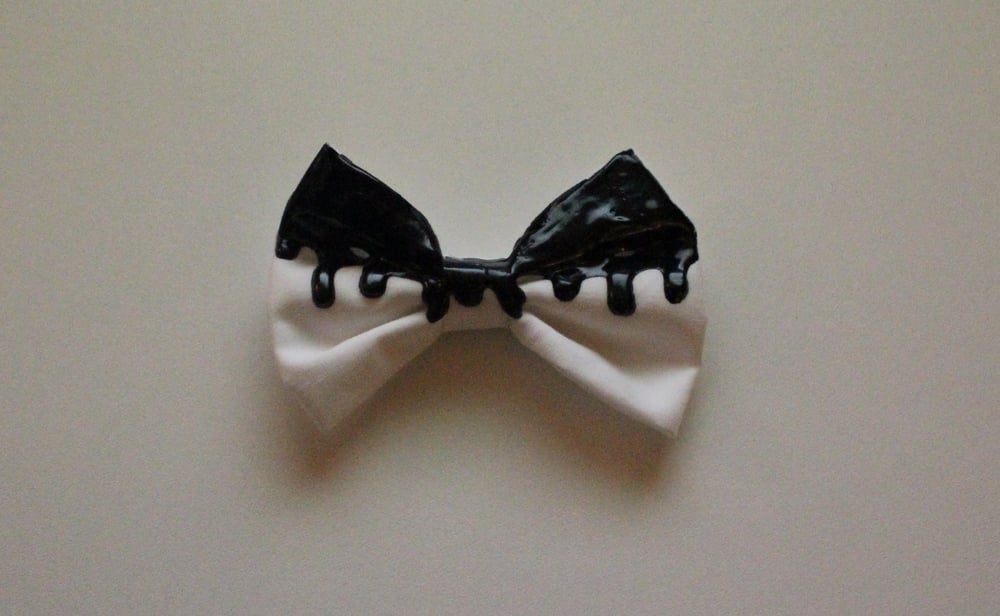 Image of Drippy-Bow