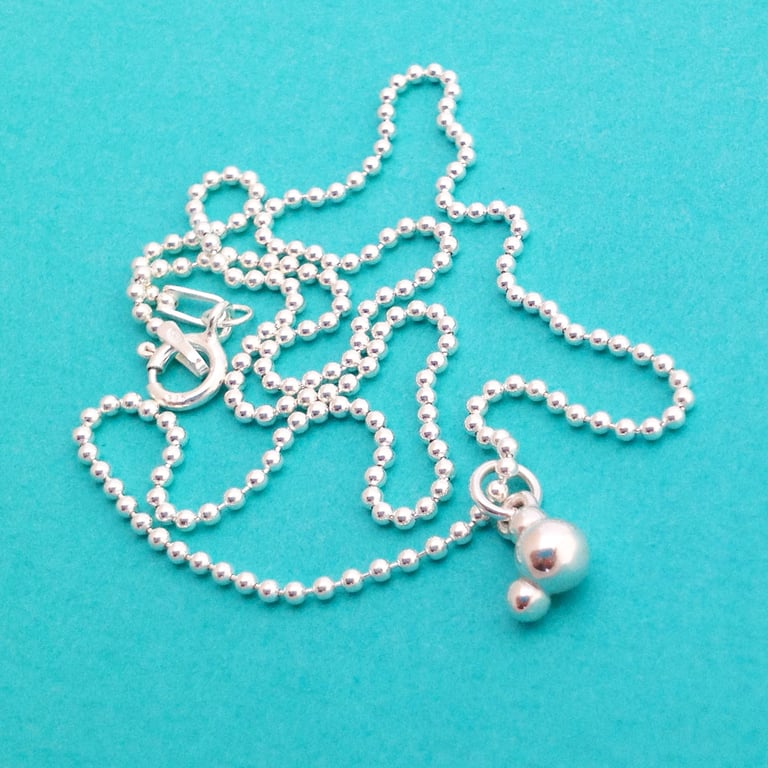 water necklace Image 3