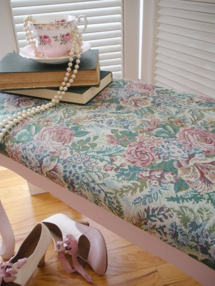 Image of Banquette a Fleurs