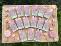 Image 5 of ROSE MINT TO BE MINE.  Oatmeal  Rose Gold Soap / Jabón de Avena 
