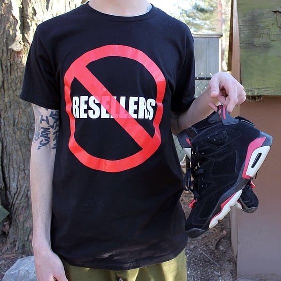 Image of "F Resellers" Graphic T-shirt (Black)