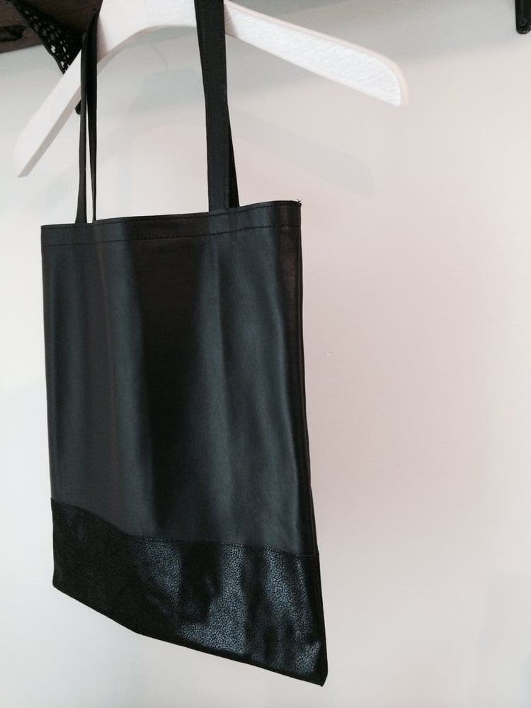 Image of Small Leather Tote - Matte Black