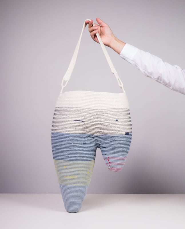 Image of 2-hump tote