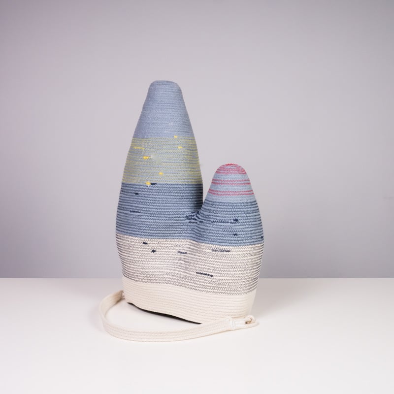 Image of 2-hump tote