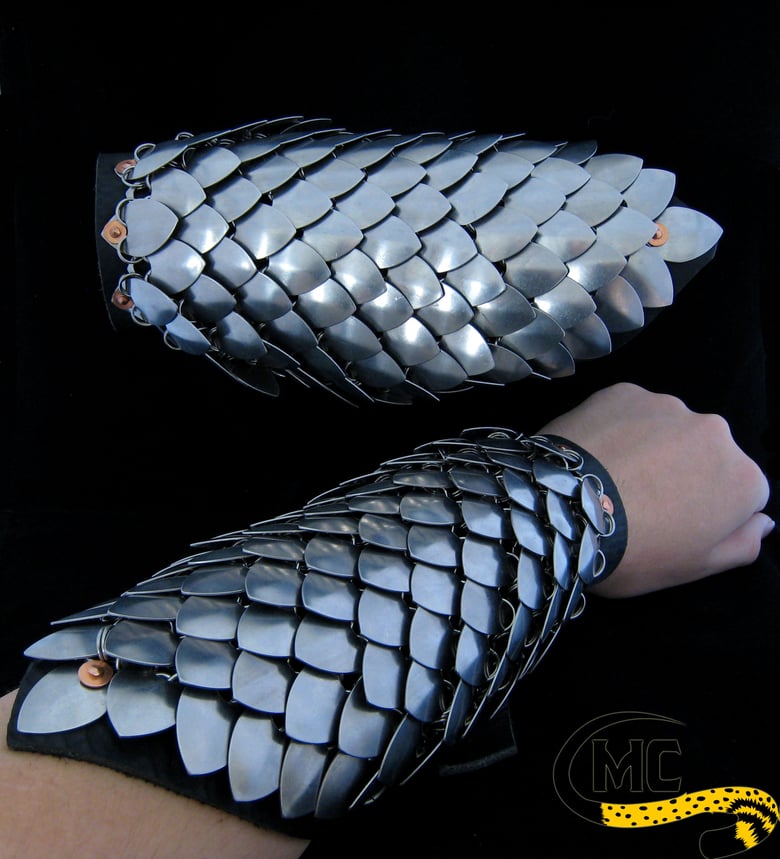 Image of Scale Bracer (Single)