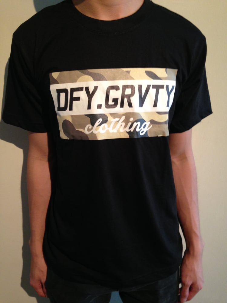 Image of THE DEFYGRAVITY CAMO TEE IN BLACK