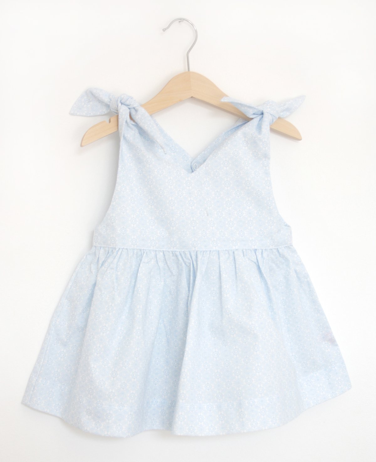 Rabbit Top-blue pattern