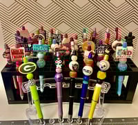 Beaded focal pens