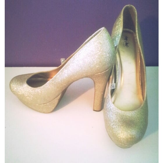 Image of 7 inch Pewter Gold Platform Glitter Pump