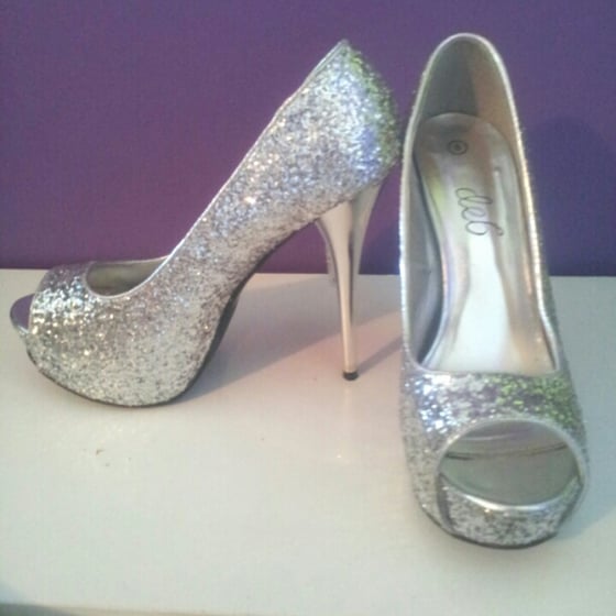 Image of 8 inch Silver Glitter Platforms