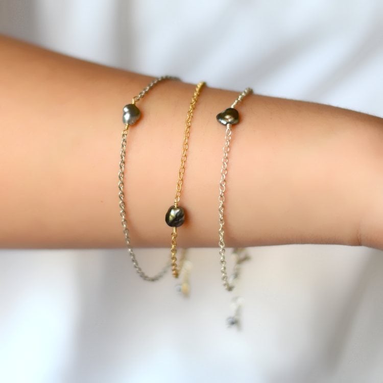 Image of Tahitian Keshi pearl bracelet