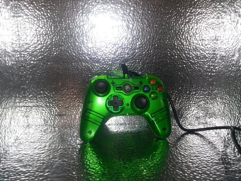 Image of Xbox 360 MINI Glow In The Dark Controller!