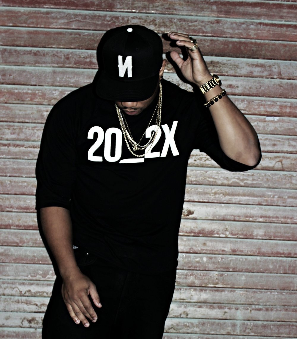 Image of 20_2x All Black Raglan