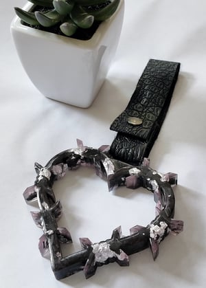 Forged Carbon Barbed Wire Heart Tsurikawa