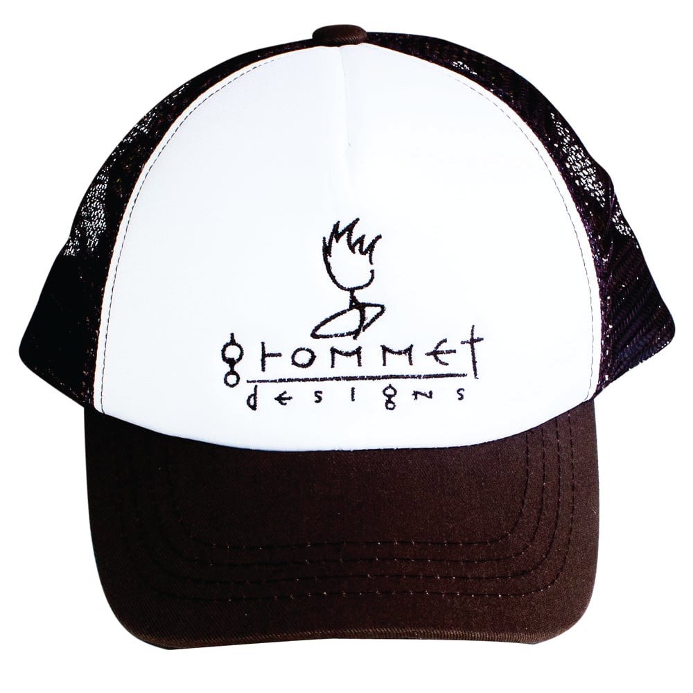 GROMMET LOGO TRUCKER CAP