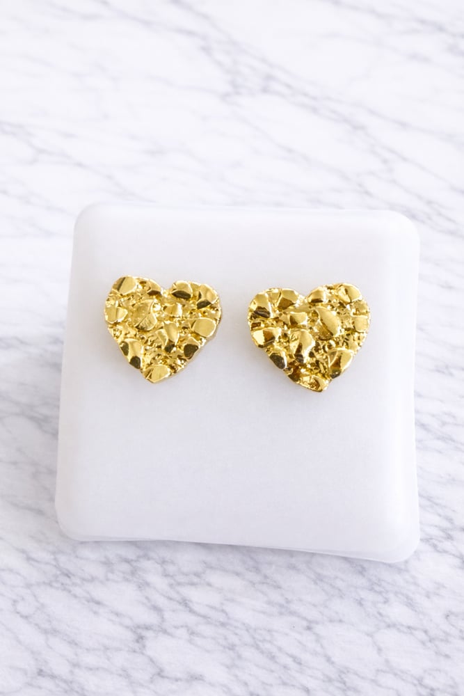 Image of Nugget heart stud earrings 