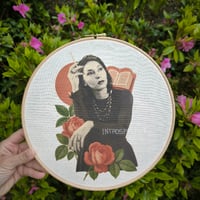 Image 4 of Bastidor collage bordado Clarice Lispector 