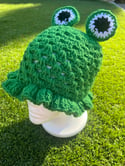 Frog ruffle hat