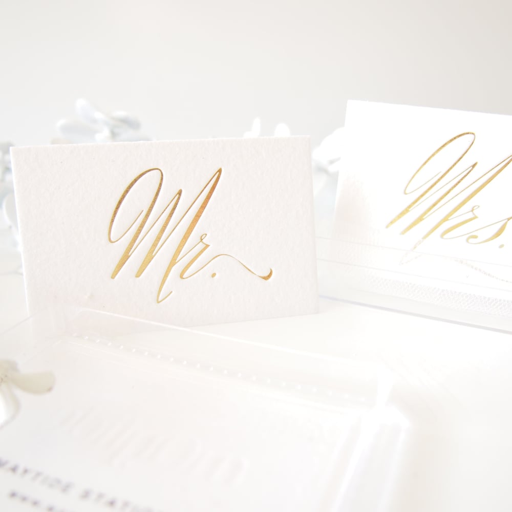 Image of Mr + Mrs Place Card Set - Gold
