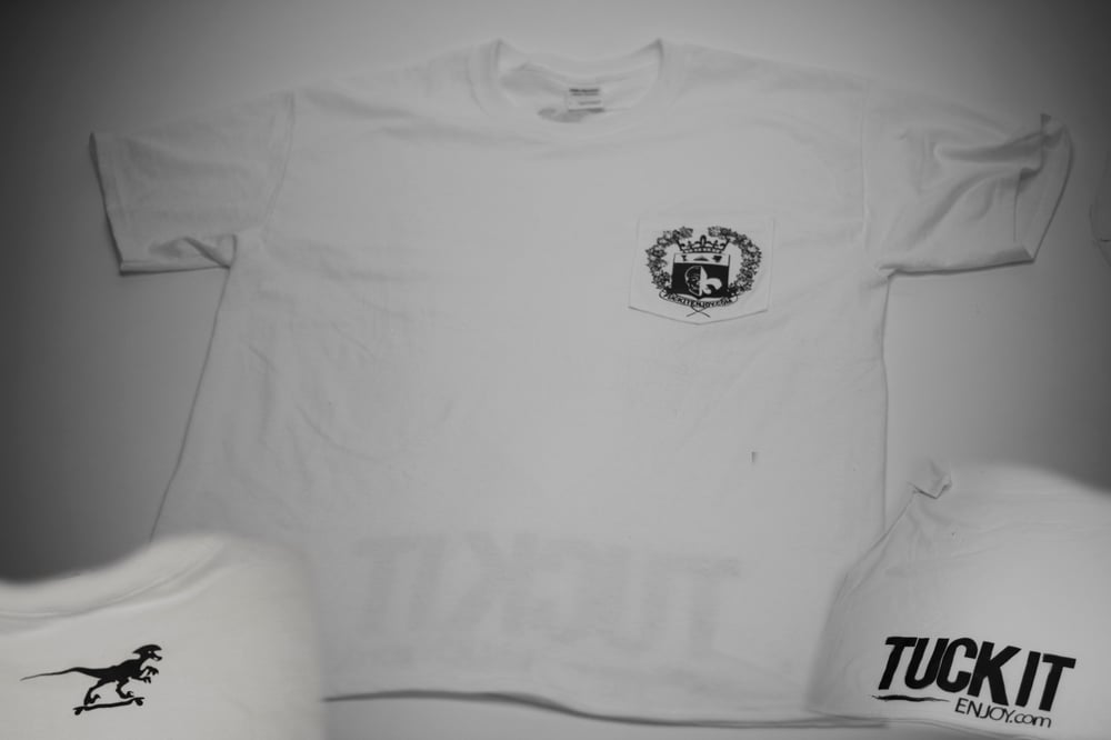 Image of Tuck IT T-Shirt With Pocket