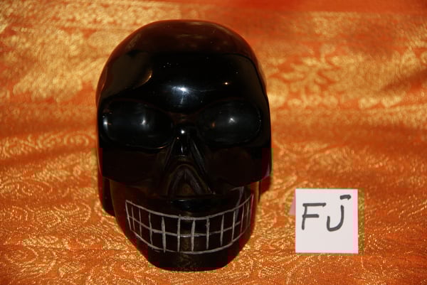 Image of Crâne Obsidienne Oeil Céleste 2,560 KG Image of Crâne Obsidienne Oeil Céleste 2,560 KG