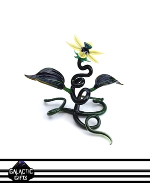 Image of Jupiter Nielsen Butter Lily Flower Specimen Sculpture