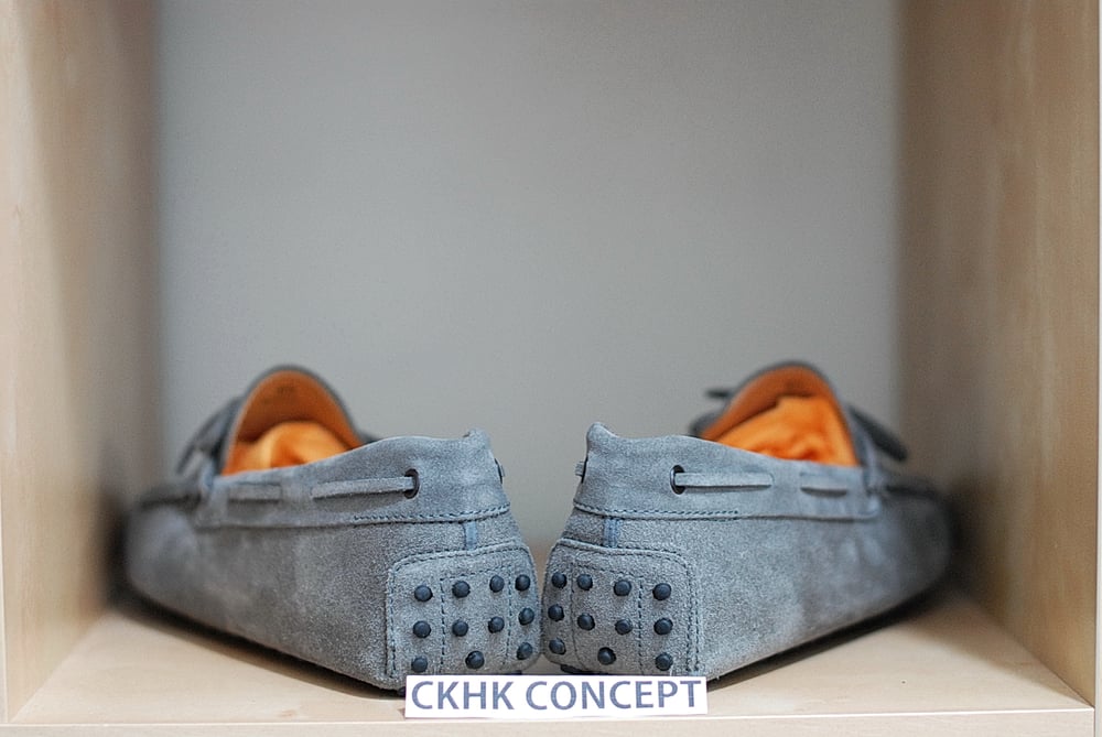 Image of Tod's Gommino Driving Shoes in Suede - Grey