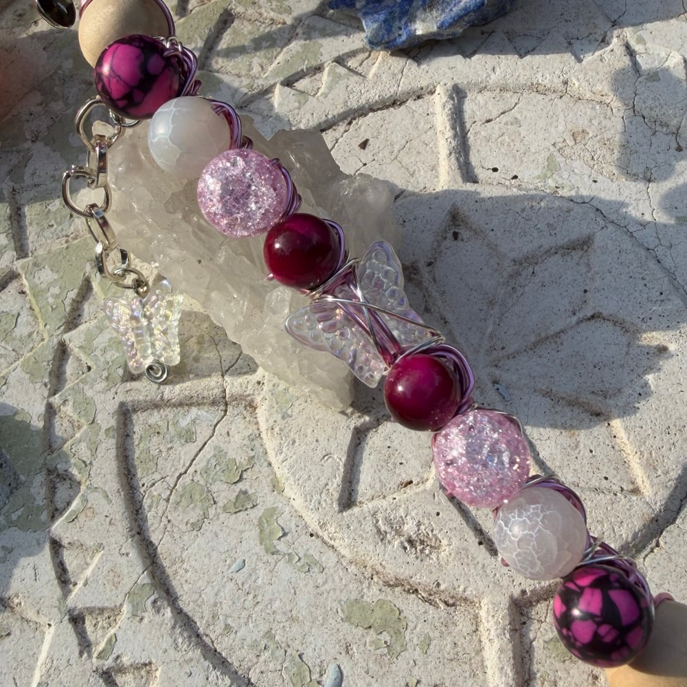 Image of pink lady roach clip