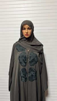 Image 23 of 3D flower Open Abaya 
