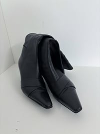 Image 4 of 90s leather heeled boots // 38