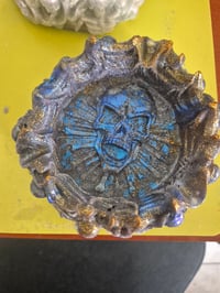Image 3 of Skull ashtray 1