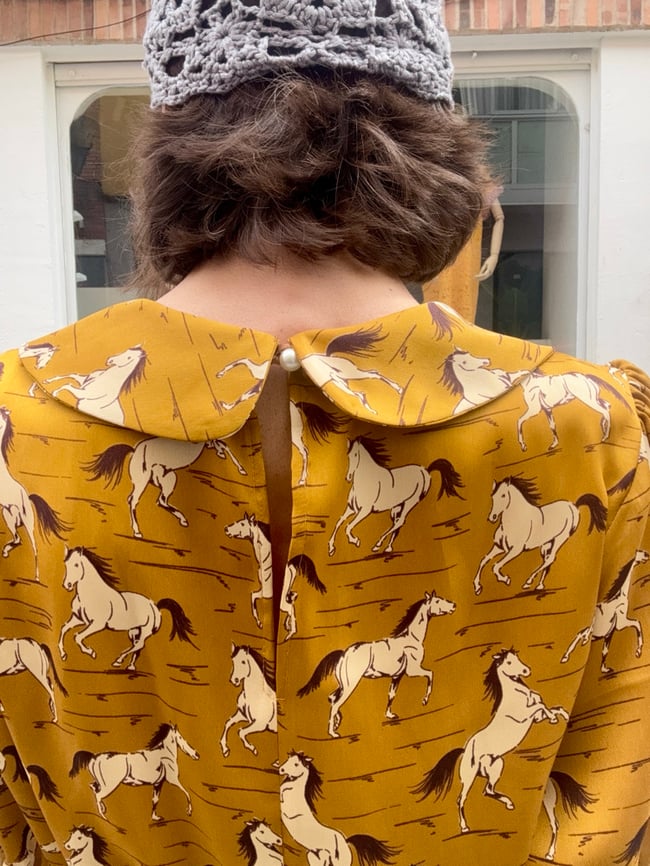 CARAMEL PRINT PETER PAN BLOUSE