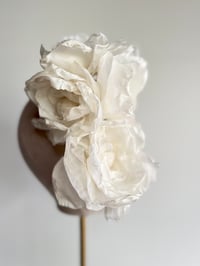 Image 4 of White flower headpiece