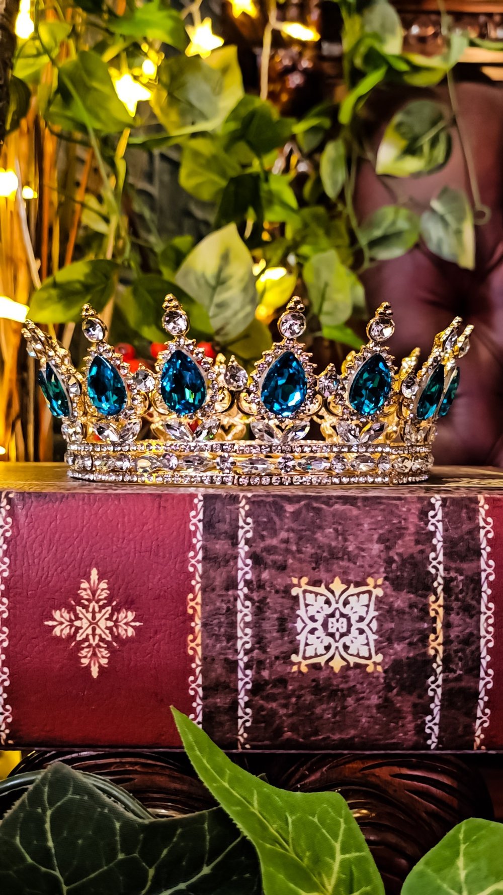 👑The Armored Kingdom Vivid Sky Blue Queens Crown (Gold)