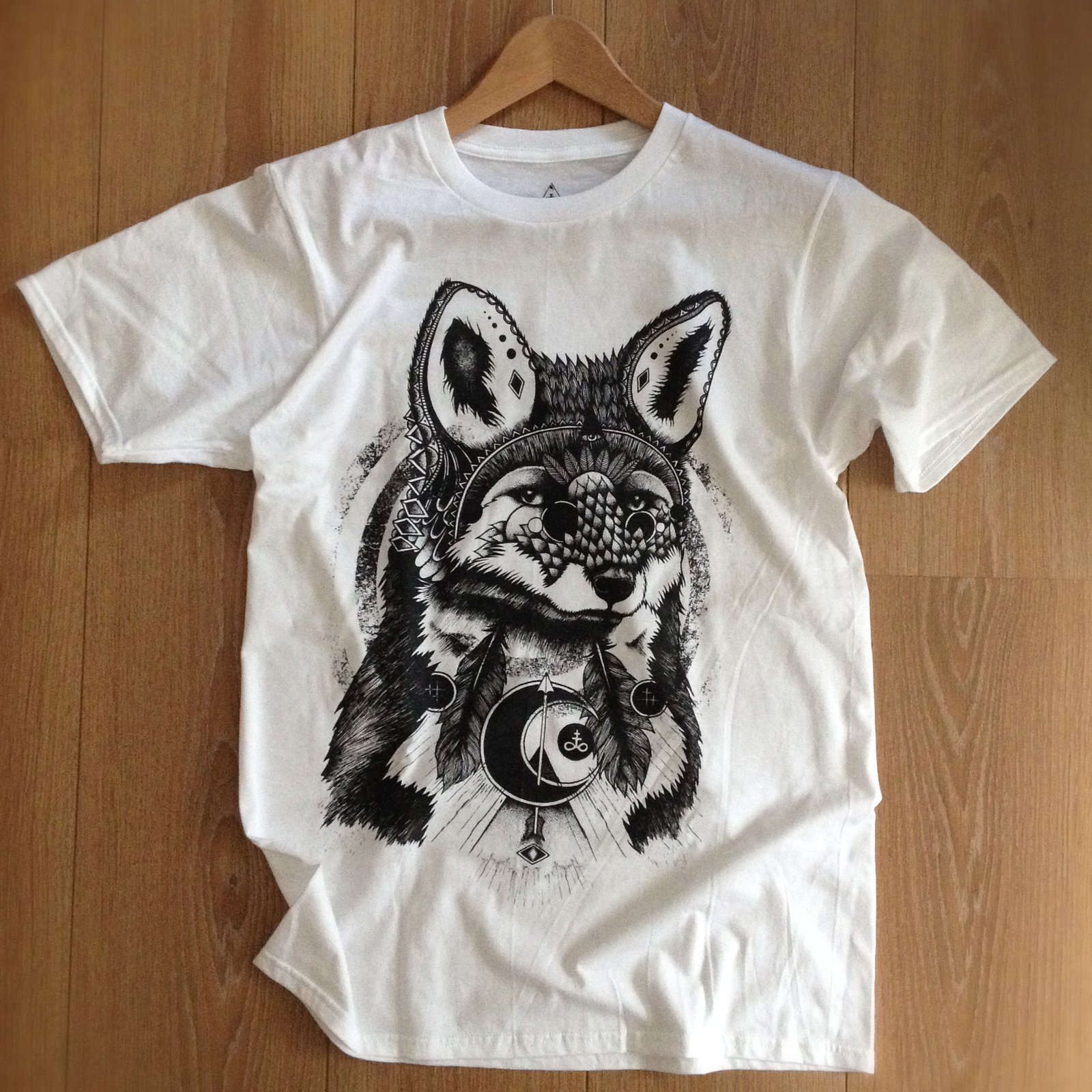 Black Fox T-shirt / Playmoo † Hand Dot Work † Shop