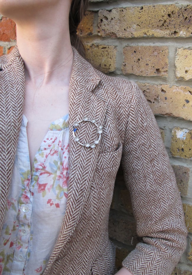 Springtime Butterfly & daisy circlet brooch