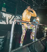 Image 1 of ØŘĞÄÑÏŹËÐ ÇĦÄØȘ JÊÄŇȘ ŠȚÄŘ ŴÂŘŞ