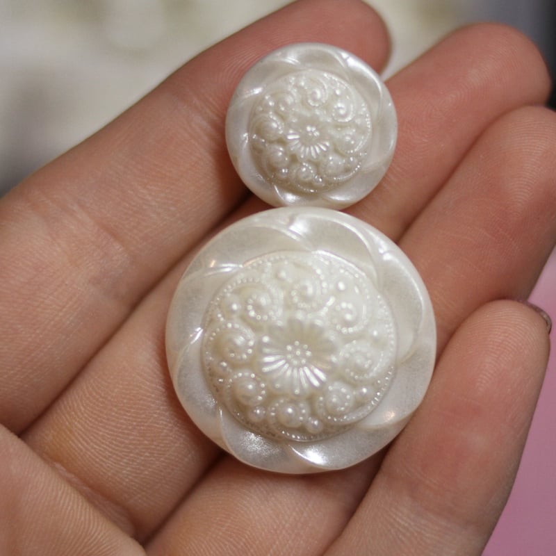 Image of Ornate White Pearl Plugs (sizes 0g-1")