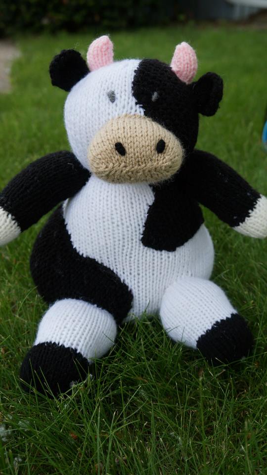 Cuddly Cow | Knitting a Zoo!