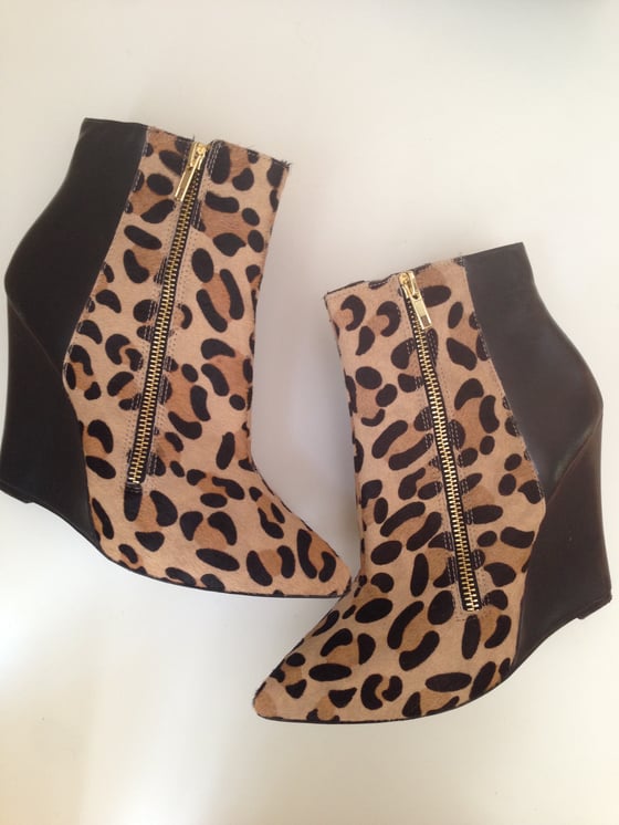 Image of Steve Madden 'Daaring' Leopard Boots - Size 7.5