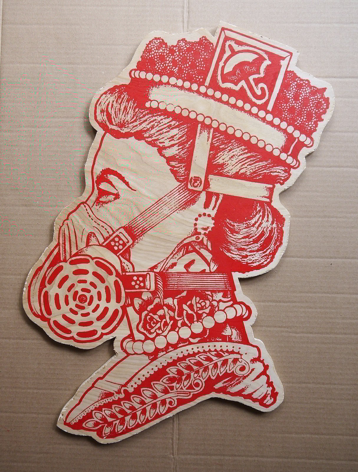 Queen Wood Cutout / Jasone.CO