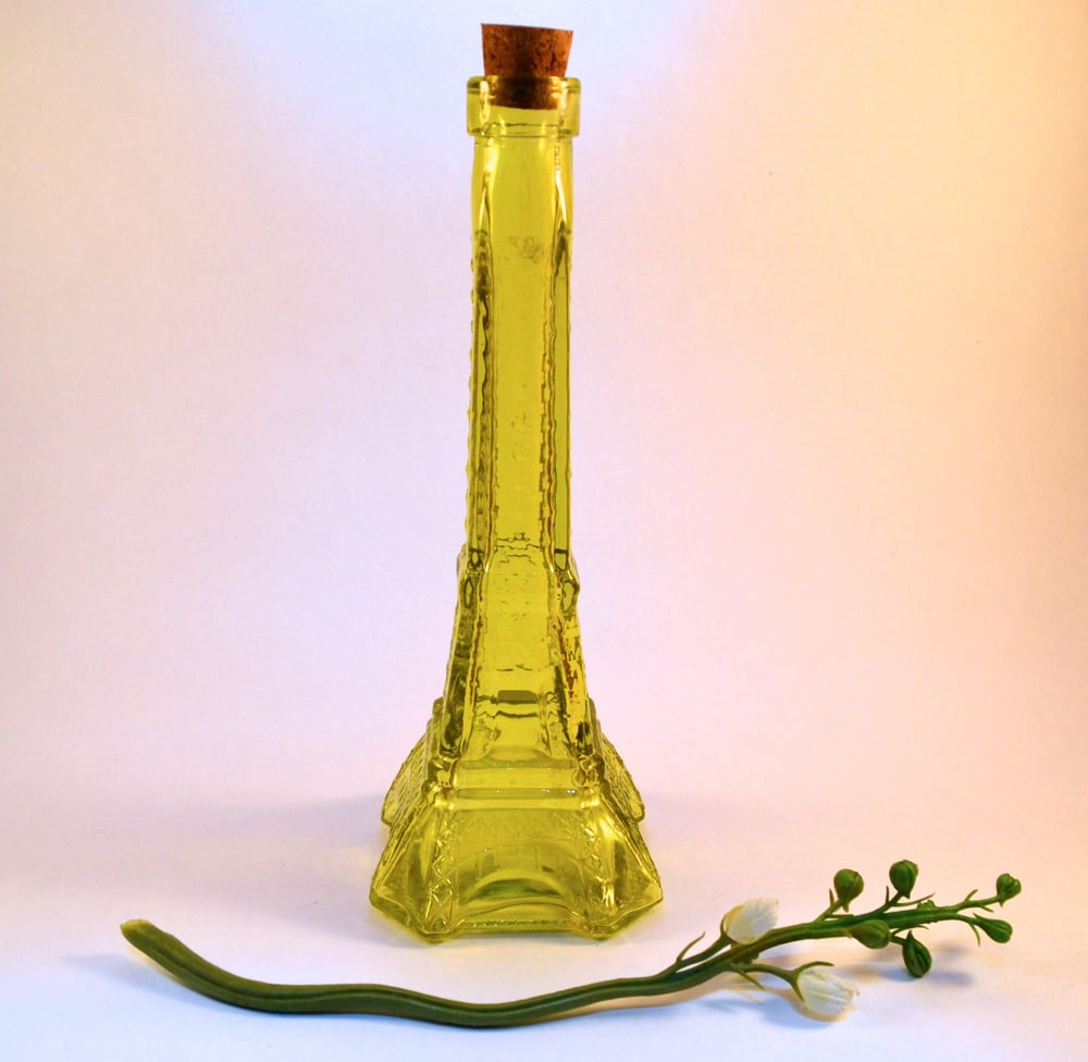 Image of Eiffel Tower Decanter