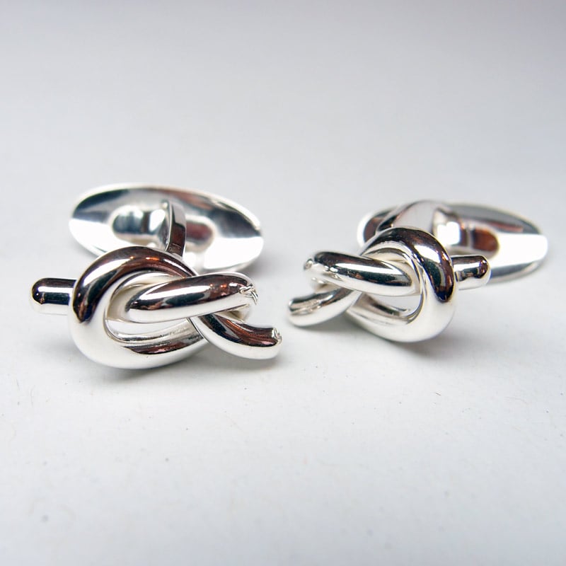 Beeld van Cufflinks knot