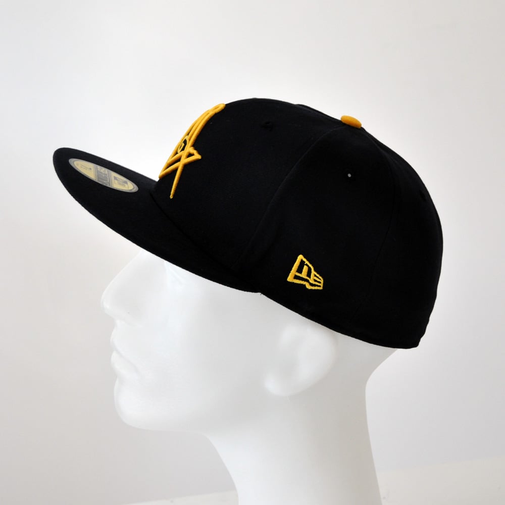 Image of New Era 5950 Fitted Cap - Navy/ Gold