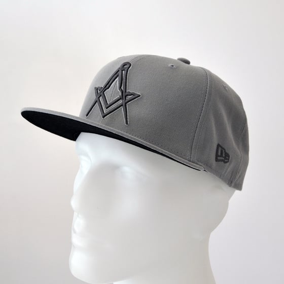 Image of New Era 5950 Fitted Cap - Grey